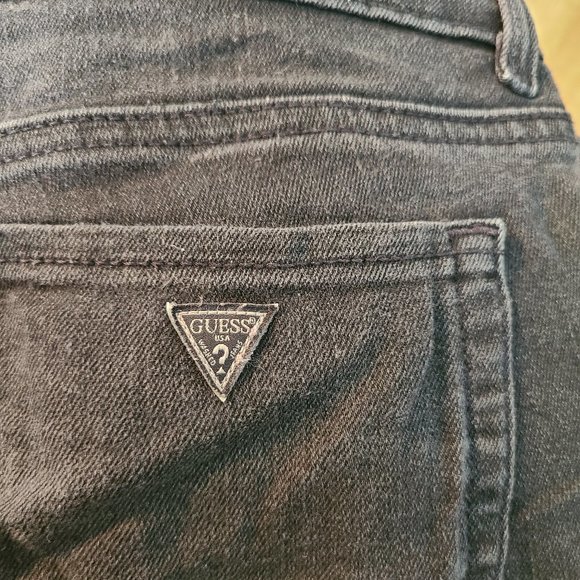 Guess Medium Rise Black Skinny Jeans Sarah fit - Picture 5 of 5